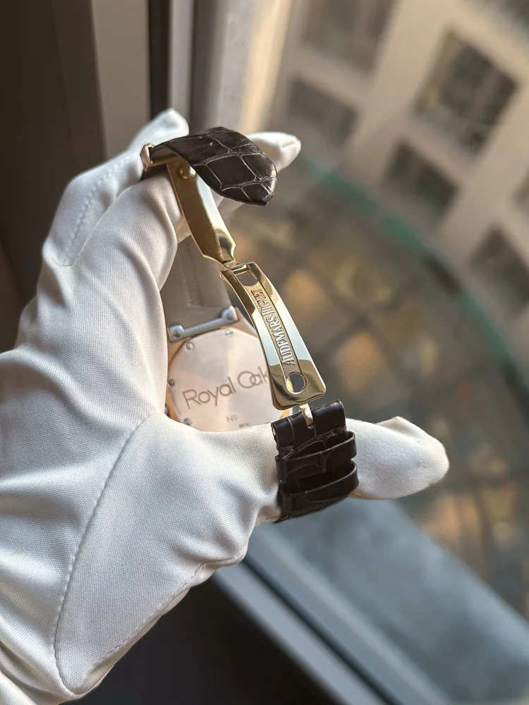 Audemars Piguet Royal Oak RG with extract from the archives